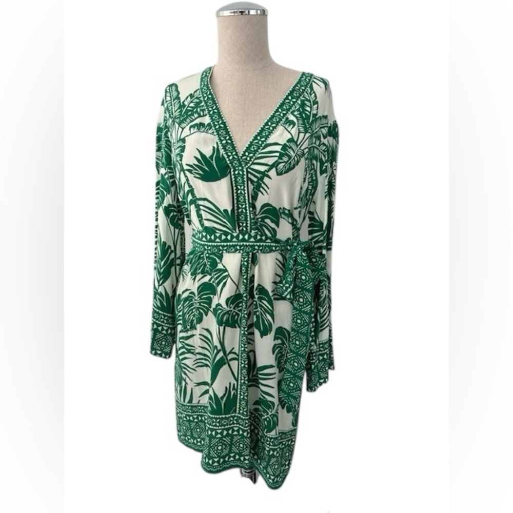NWT!  Velvet by Graham&Spencer Emella Palm Print Dress